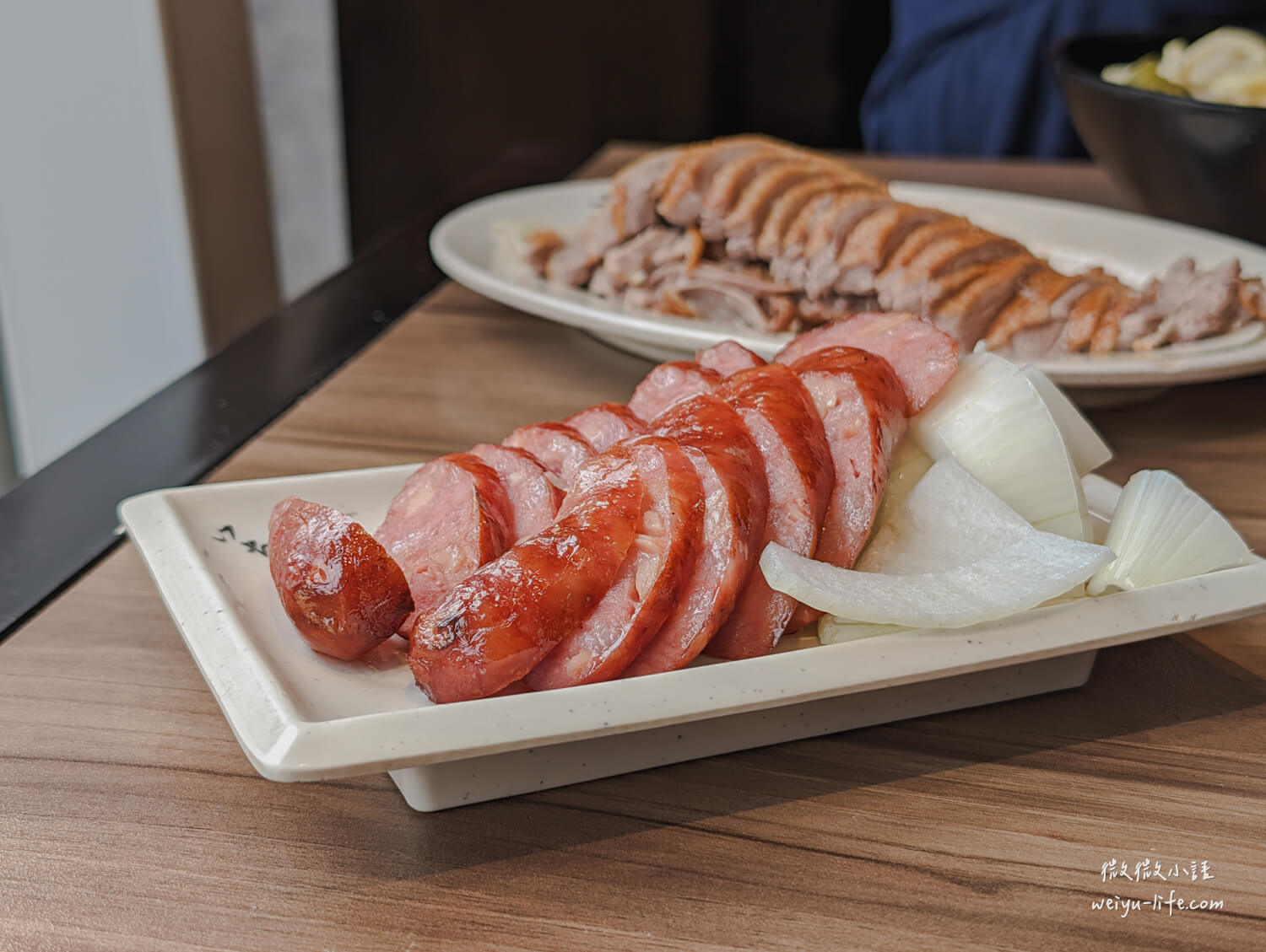 台北中山美食|阿城鵝肉 吉林店。連 5 年米其林必比登推薦!平價又好吃的台北鵝肉名店 - 第31張圖 阿城鵝肉 杏鮑菇香腸 $45/條