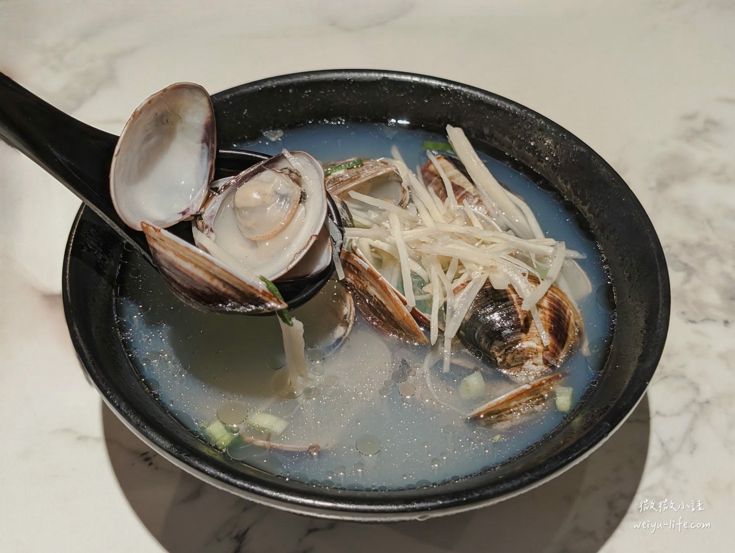 台北中山美食|阿城鵝肉 吉林店。連 5 年米其林必比登推薦!平價又好吃的台北鵝肉名店 - 第26張圖 阿城鵝肉 蛤蜊湯 $80