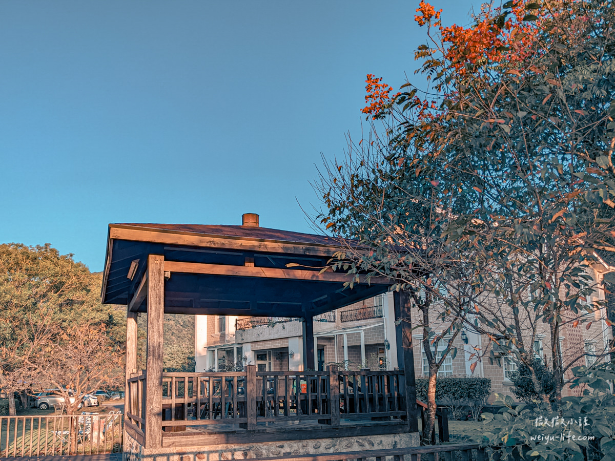 宜蘭三星住宿|黑煙囪景觀民宿 Black Chimney.太平山、棲蘭及明池腳下最美的歐式莊園 - 第31張圖 隔壁民宿的涼亭