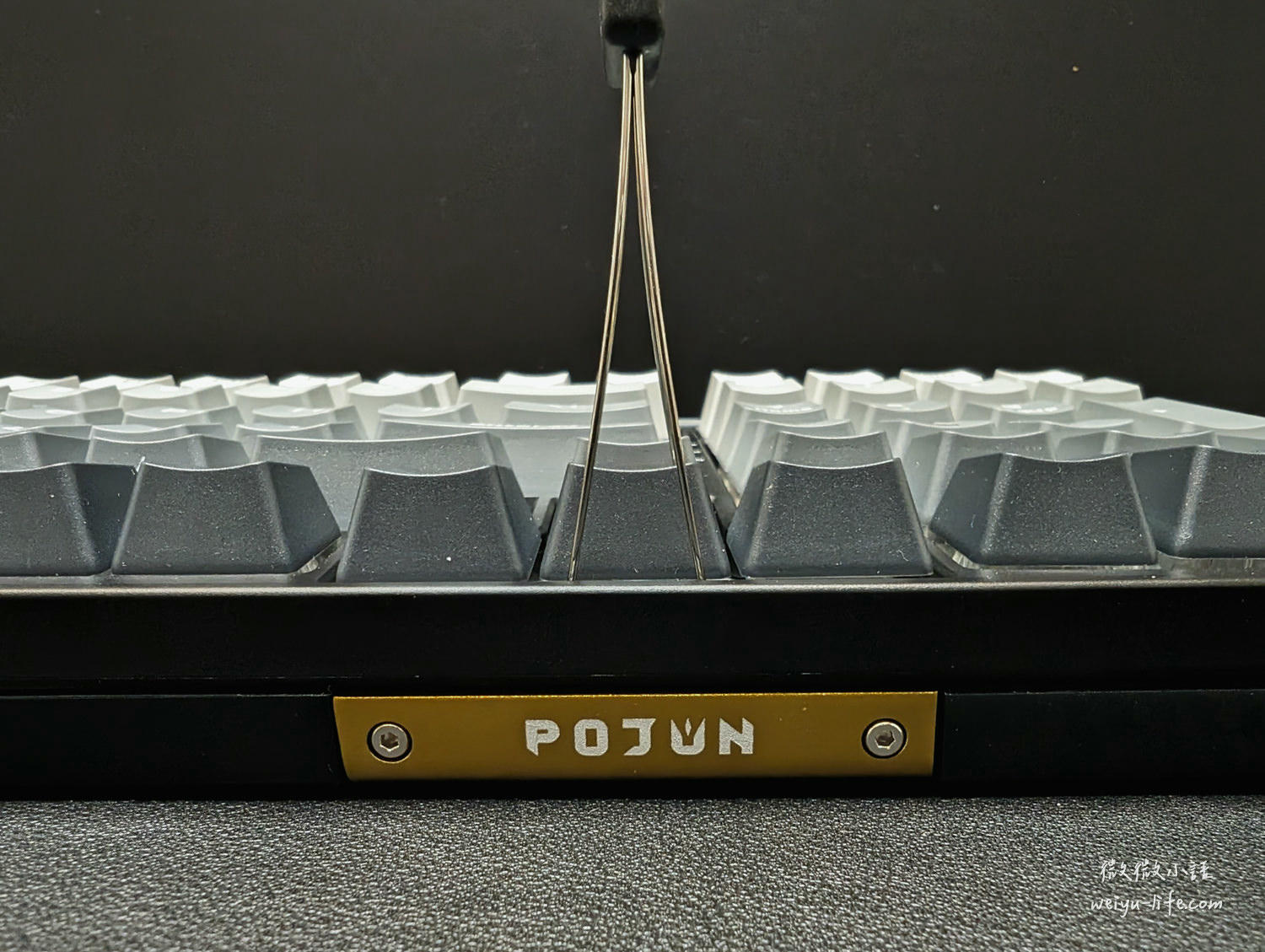 波軍 POJUN PK02 PRO 機械式鍵盤淺霧黑使用可熱插拔軸體