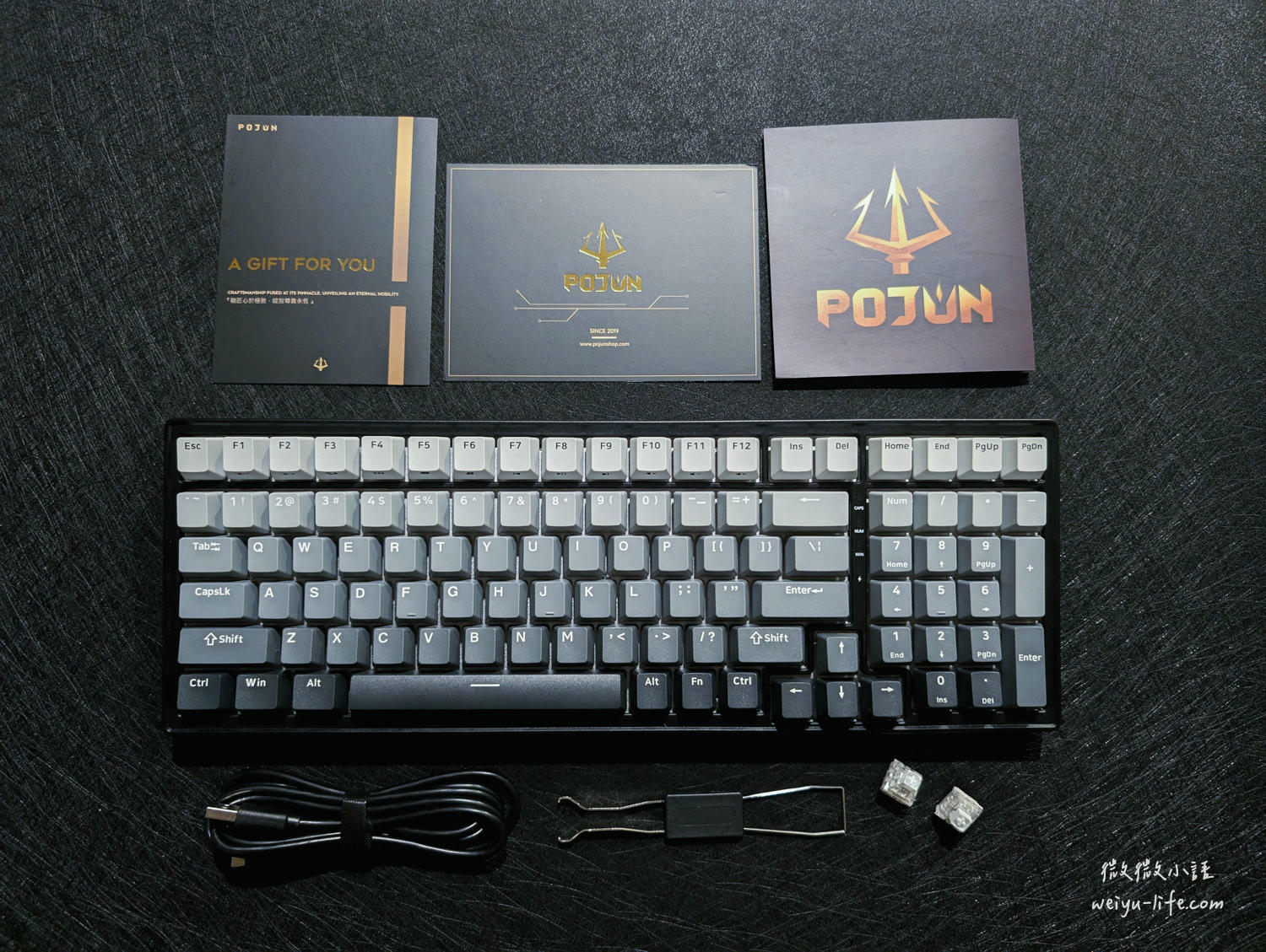 好物開箱|波軍 POJUN PK02 RGB PRO 淺霧黑機械式鍵盤.你的鍵盤夠特別嗎? - 第15張圖 波軍 POJUN PK02 PRO 機械式鍵盤淺霧黑內容物