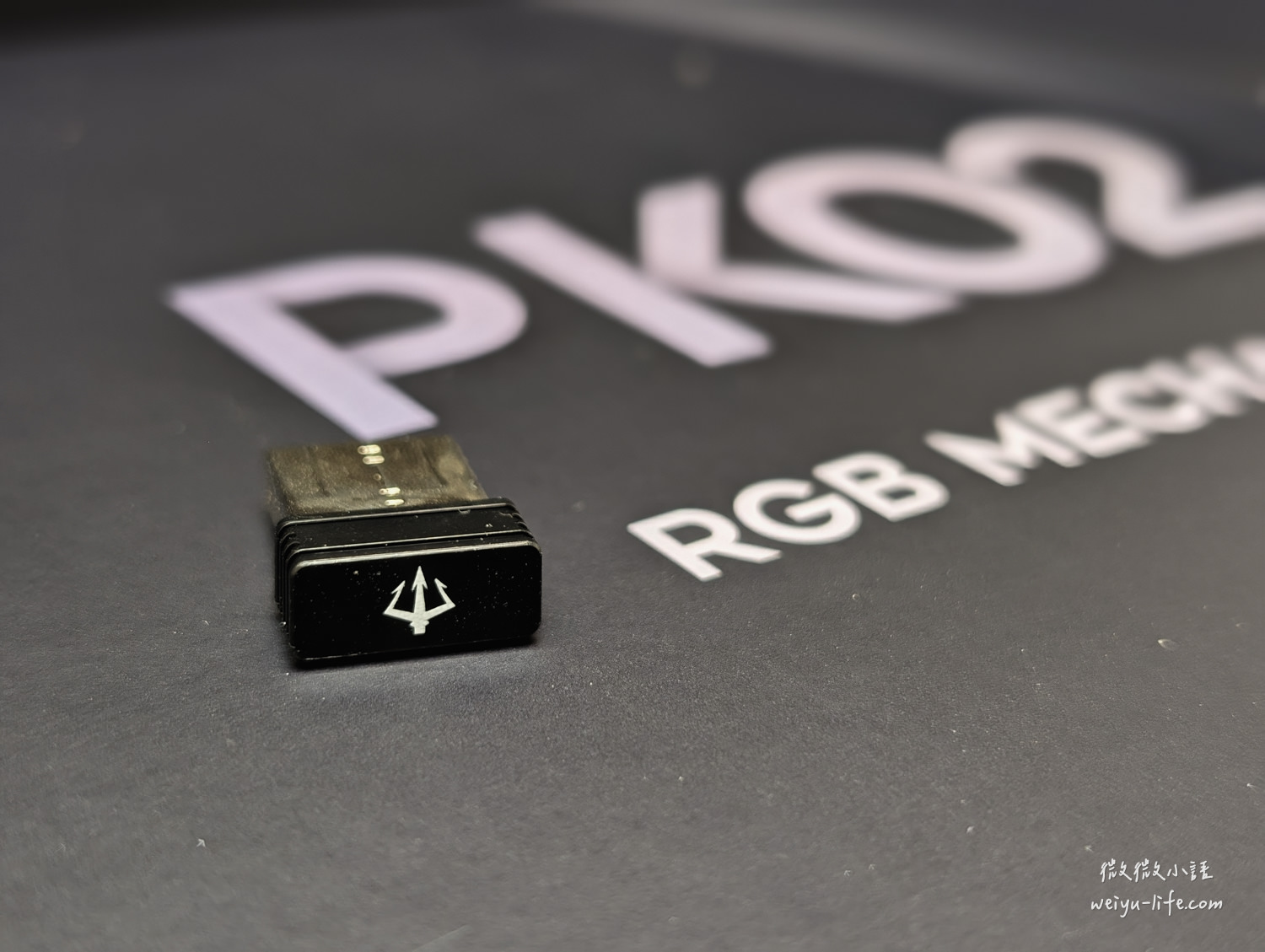 波軍 POJUN PK02 PRO 機械式鍵盤淺霧黑可使用2.4G接收器連線