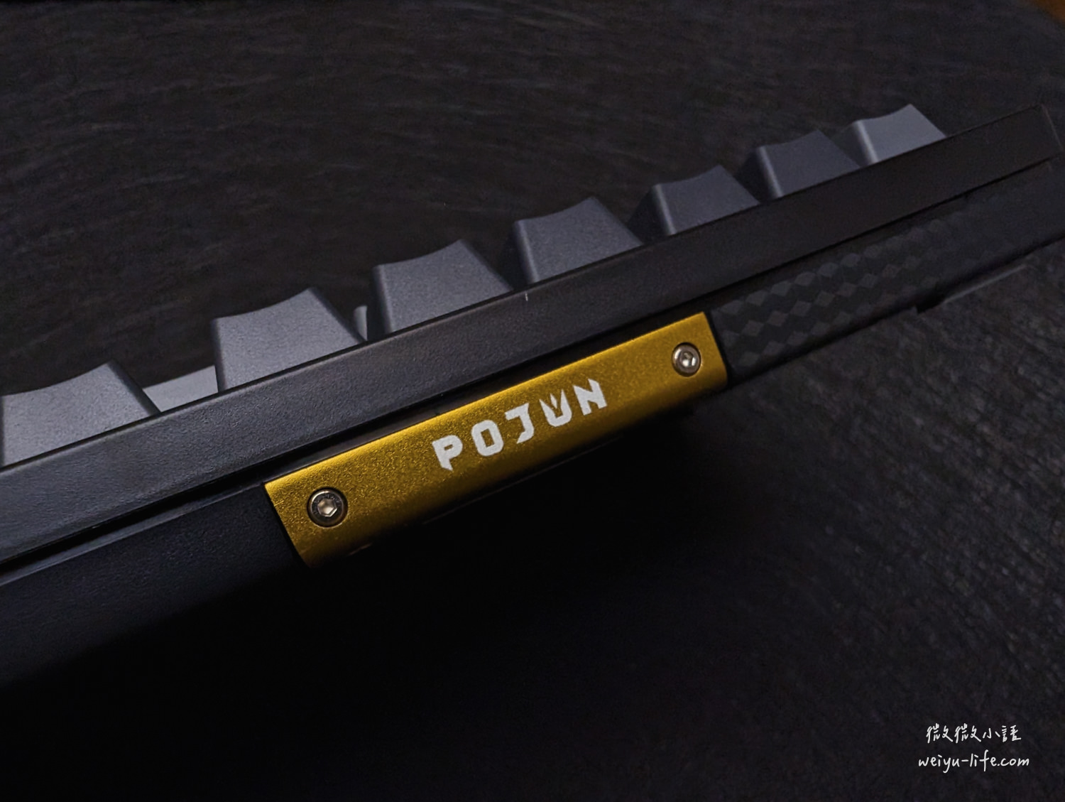 波軍 POJUN PK02 PRO 機械式鍵盤淺霧黑金屬銘板